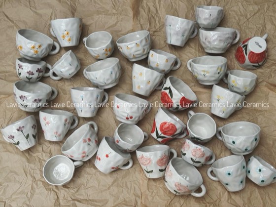 Cốc méo vẽ hoa